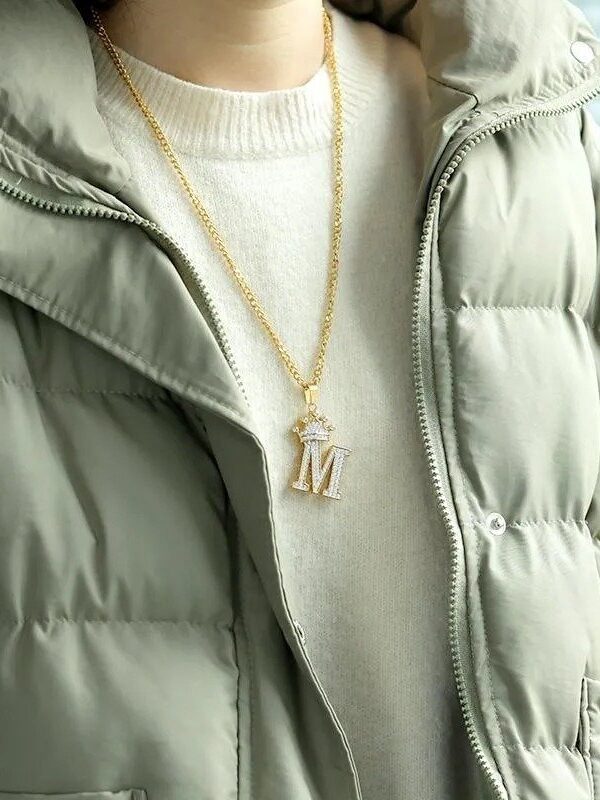 2024/11/1001542734.jpg collar iniciales corona caballero acero dorado, todas las letras