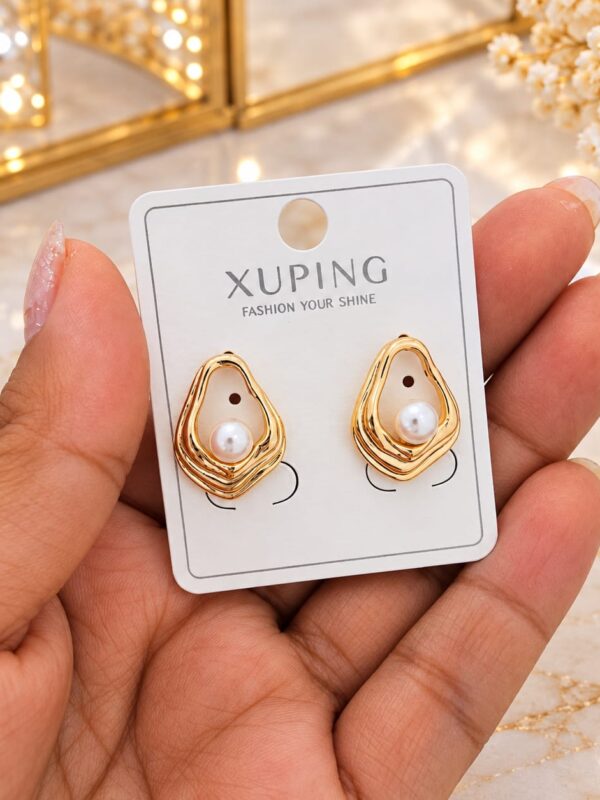 fbe90363-dc84-4718-8ee6-e03b9fe499b8 arete perla xuping jewerly rose
