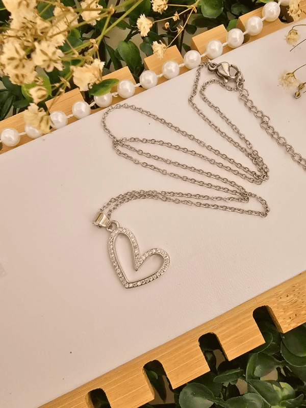 2025/03/1001017162.png collar corazon plateado