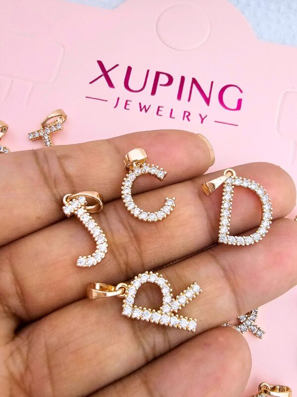 dijes iniciales xuping jewerly rose letras desde la A hasta Z