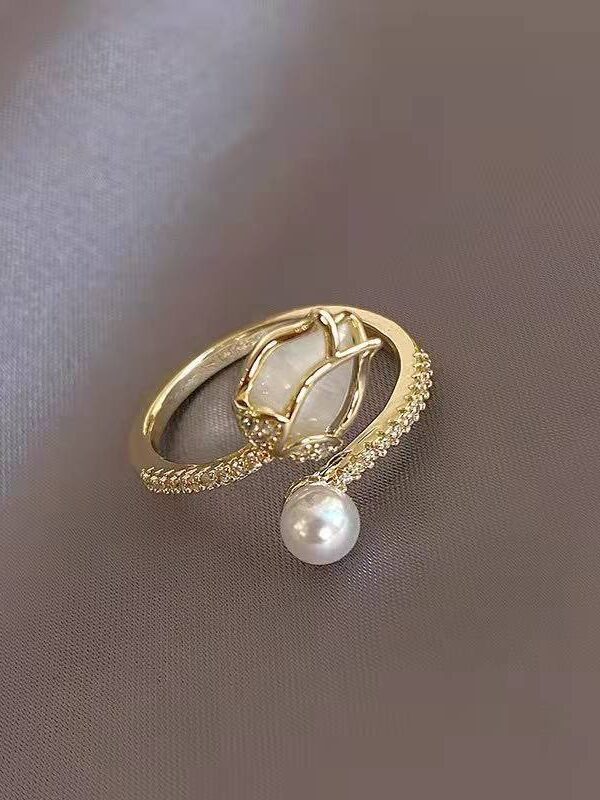 anillo Tulipan perla acero dorado
