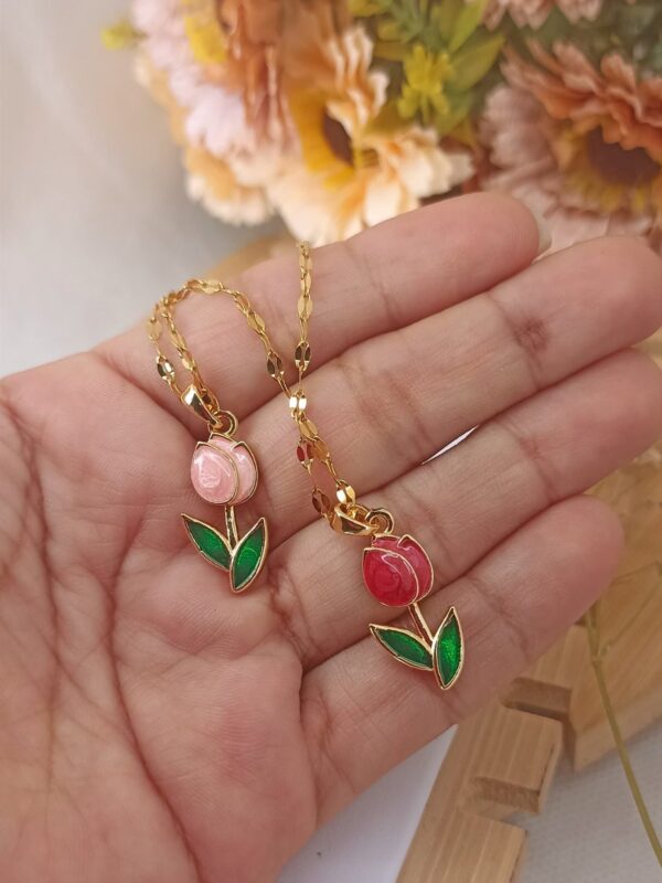 collar Tulipan acero dorado