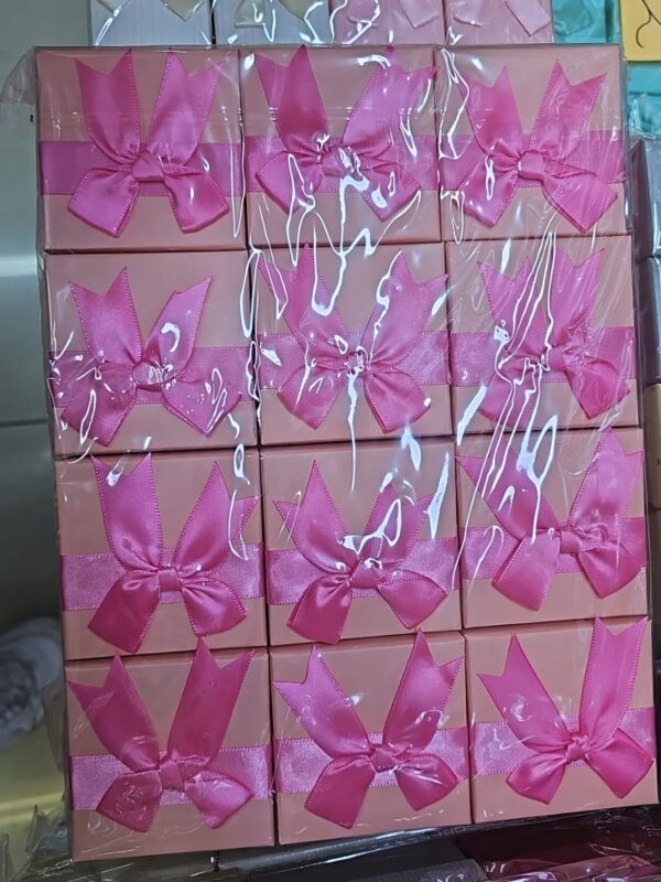 caja cudrada para set aretes collar anillos paquete contiene 12und