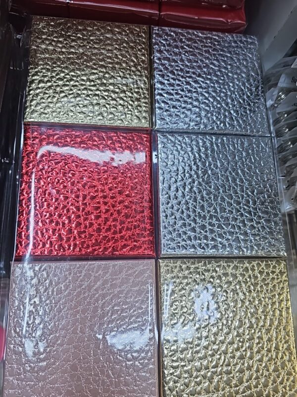 WhatsApp Image 2025-05-19 at 7.03.36 PM caja cudrada para set aretes collar anillos paquete contiene 12und