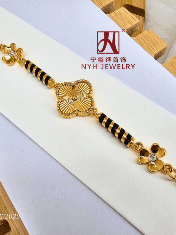 2025/06/1001341058.png pulsera tipo van cleef trebol NYH delicate acero dorado