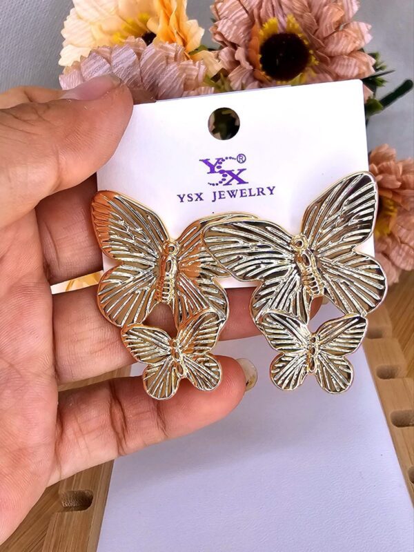 2025/06/IMG-20250530-WA0185-scaled.jpg aretes mariposa YSX jewerly