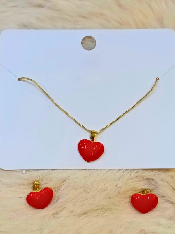 2025/06/IMG-20250603-WA0257.jpg set corazon rojo dorado