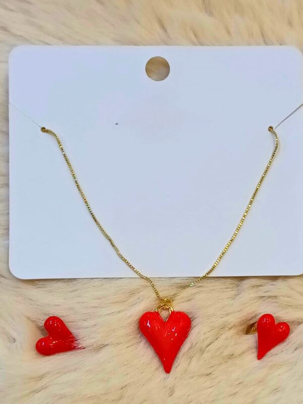 2025/06/IMG-20250603-WA0258.jpg set corazon rojo dorado