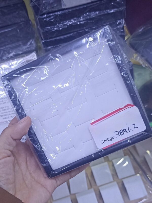 2025/07/IMG-20250718-WA0017-scaled.jpg exhibidor 7891-2 anillos tipo cuerina