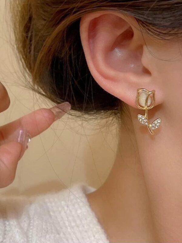 arete Tulipan acero dorado