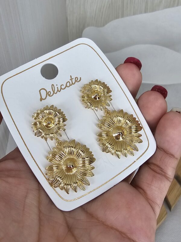 2025/09/1001596773-scaled.jpg arete chunky NYH delicate acero dorado