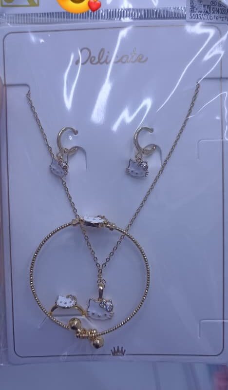 2025/09/IMG-20250904-WA0231.jpg set tipo kity gato NYH delicate (arete,collar,pulsera,anillo) acero