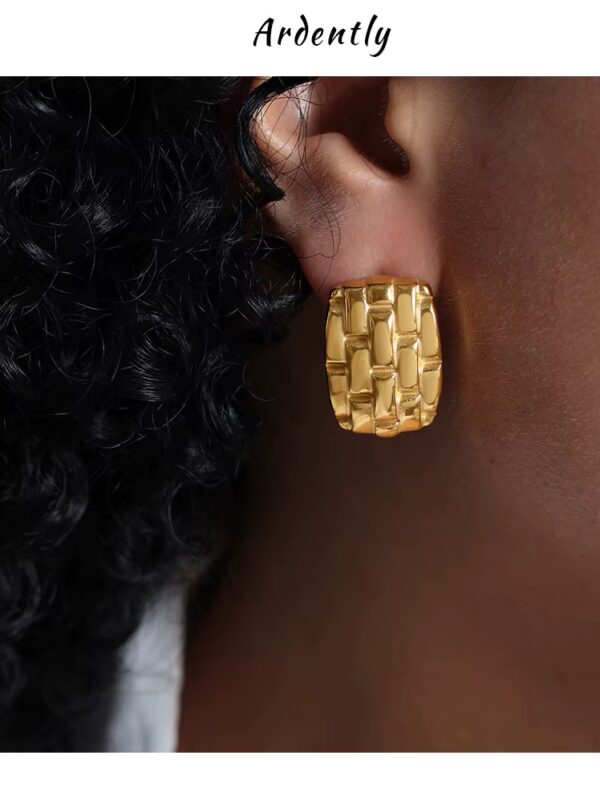 arete tipo estera chunky acero dorado