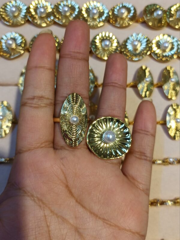 anillos con perla chunky regulable acero dorado