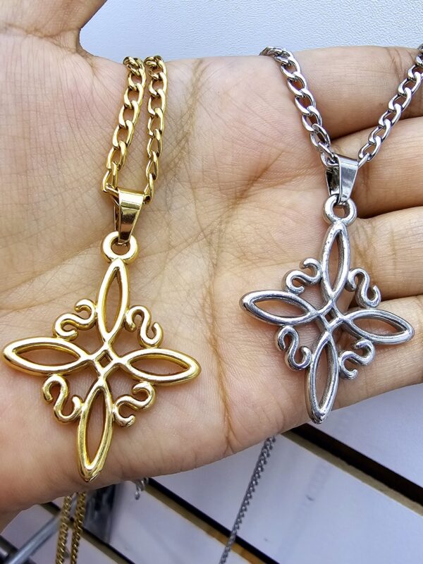 collar nudo de bruja caballero acero dorado y plateado