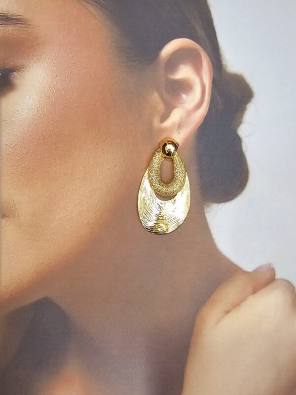 arete chunky mala con micro circones  acero dorado
