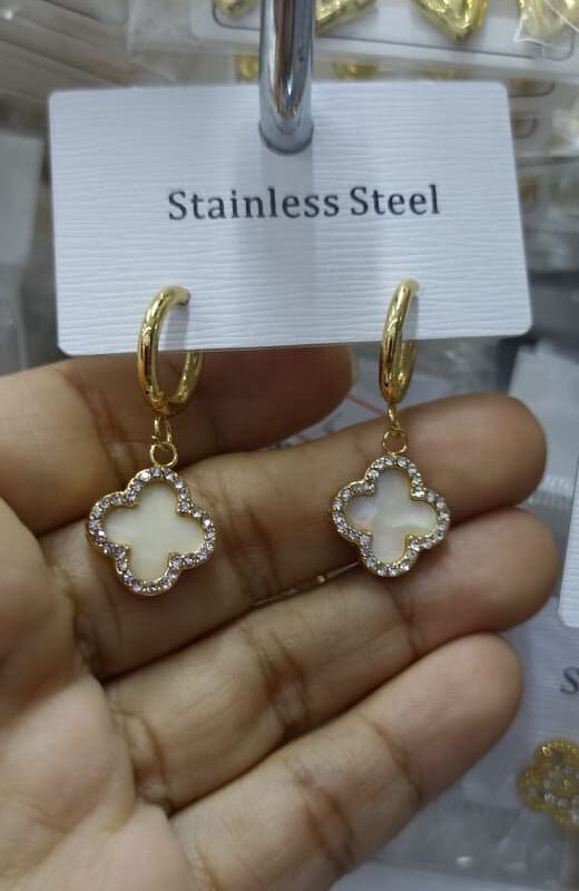 arete tipo van cleef acero dorado