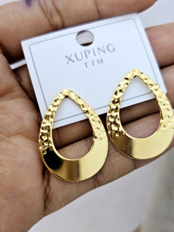 arete forma gota xuping TTM dorado