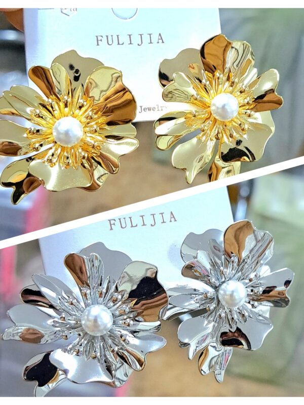 arete flores chunky acero dorado