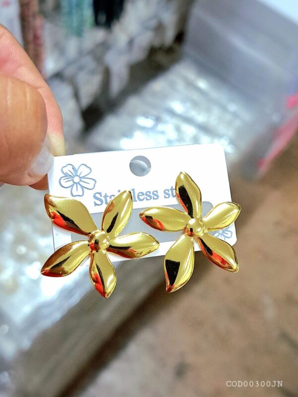 arete flores acero dorado