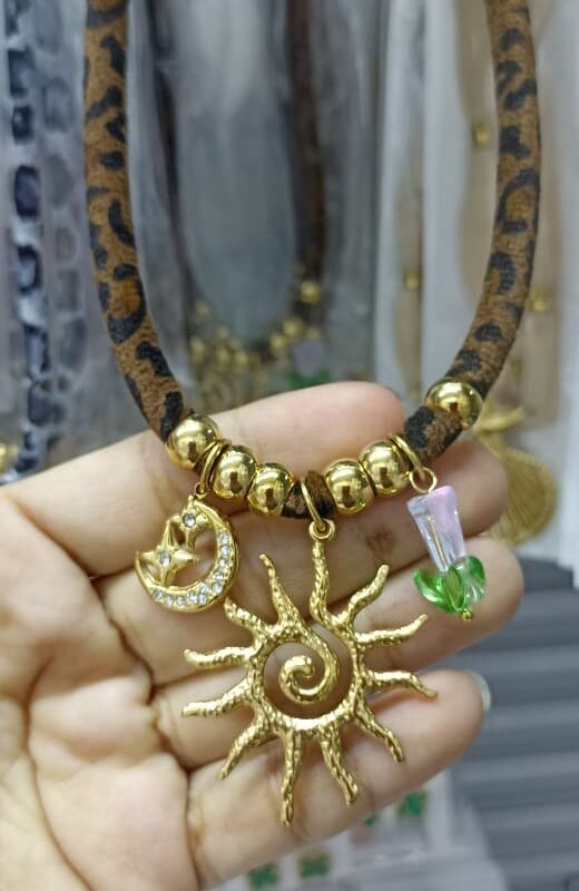 collar verano acero dorado