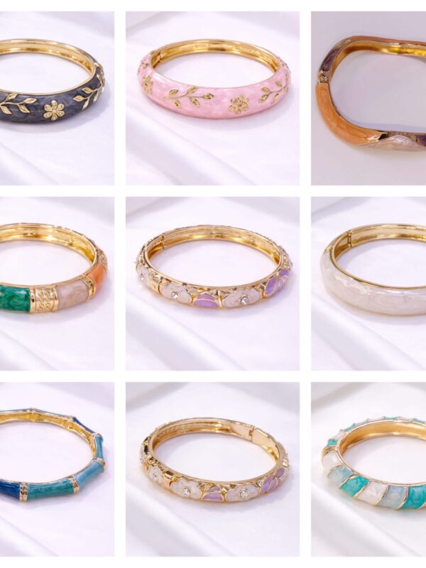 3c679b5a-9617-45a3-9f67-96cf15673a6f puñera esmaltadas con diseños dorado