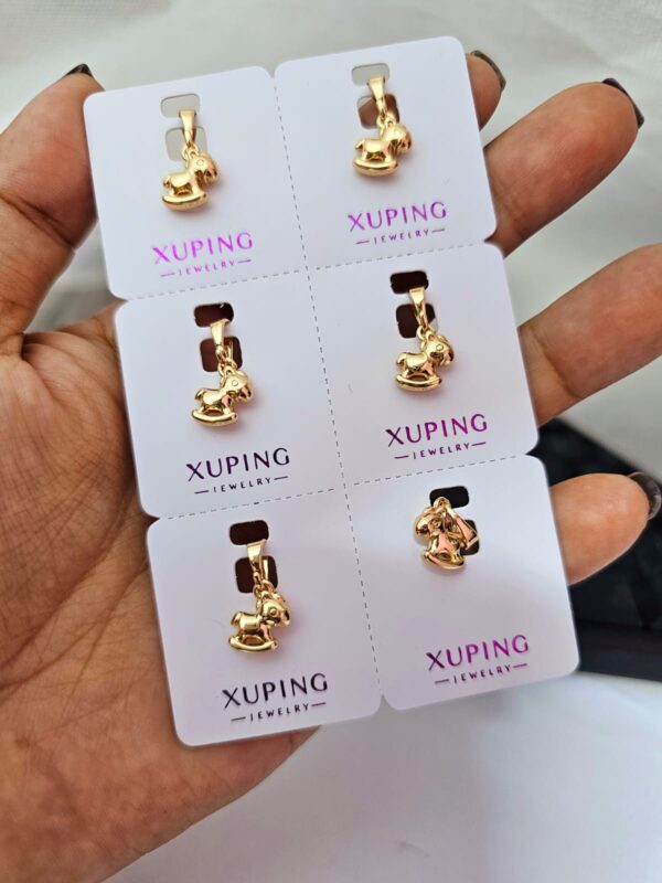 489c660c-6328-4dea-8595-100f8ef79a3a dije caballo (ponny) xuping jewerly rose