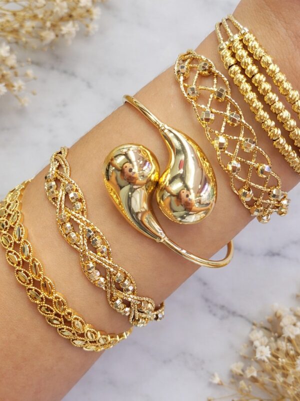 7d78f29a-1ab3-4ebc-8eec-b7560f34419b pulseras regulable acero dorado