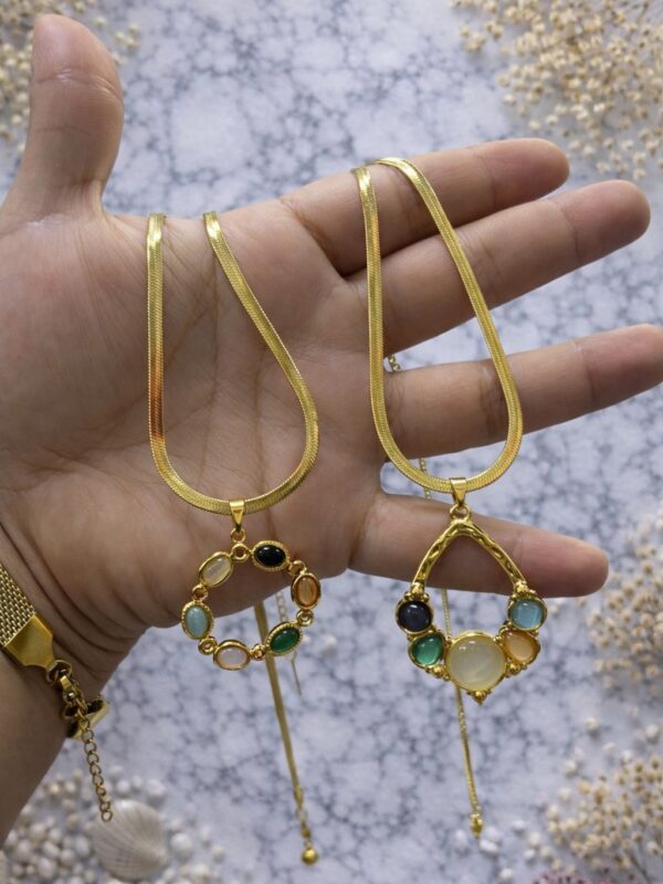 WhatsApp Image 2026-02-18 at 10.52.12 AM collar colores chunky acero dorado