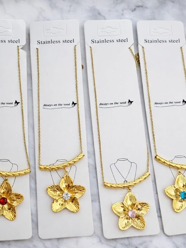 collar flores acero dorado