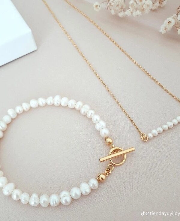 3da3bdc3-dab8-4c9e-ab1d-f5c89327d35c pulsera broche T perla de rio naturales acero dorado