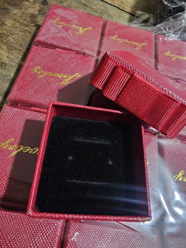 cajas para aretes ,anillos , 4.5x4.5cm, 12 und