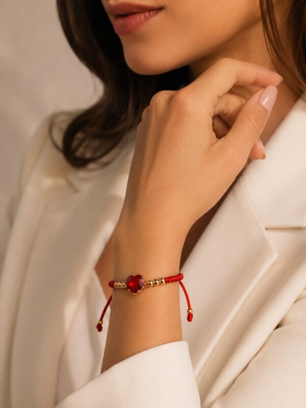 WhatsApp Image 2026-05-30 at 3.32.25 PM pulsera roja hilo chino, corazon rojo