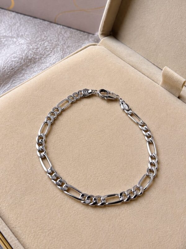 WhatsApp Image 2026-08-05 at 6.58.05 PM Pulsera Cartier plateado XUPING JEWERLY - RX