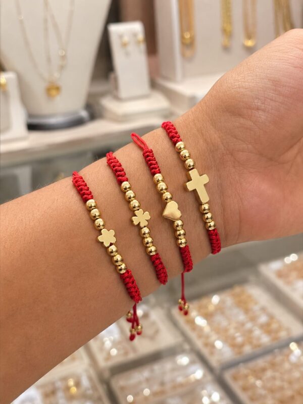 d7965828-1b7f-4231-8283-1a4cc905c2bd pulsera hilo chino rojo, rodio dorado, billa dijes pasante regulable